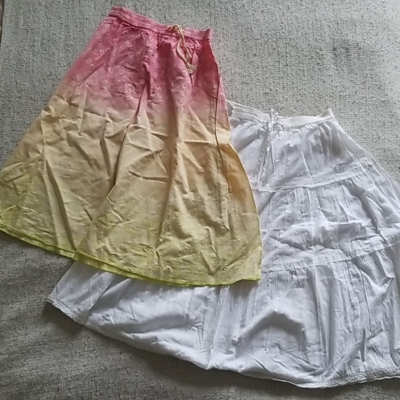 Long skirts girl bundle - Picture 1 of 1